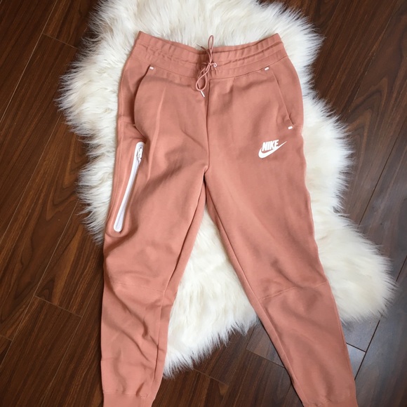 Nike Pants - NWOT Nike Sweatpants